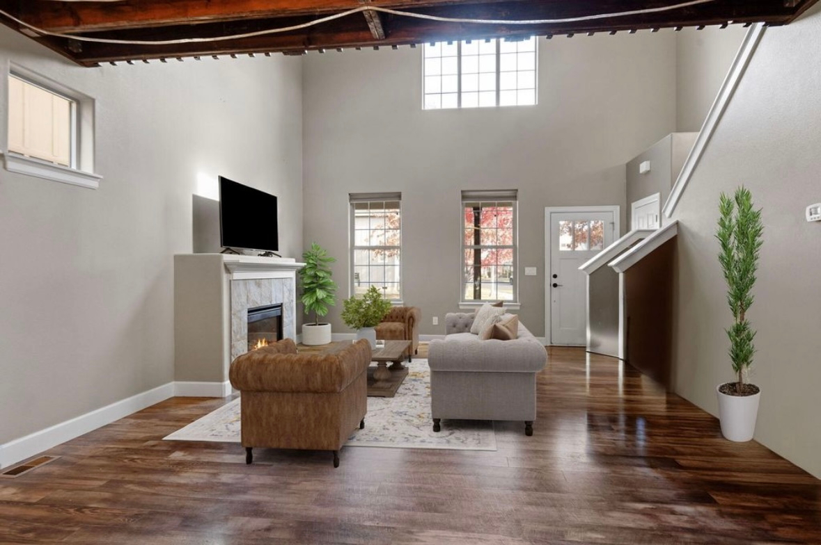 Cozy Room In Recently Purchased House - Photo 6