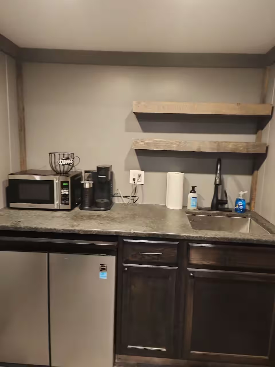 Studio Apartment - Photo 3