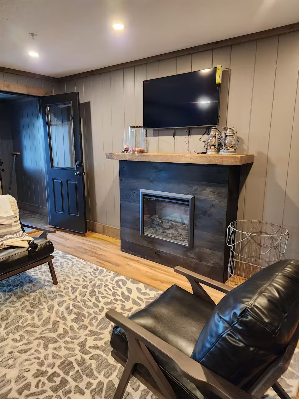 Studio Apartment - Photo 2