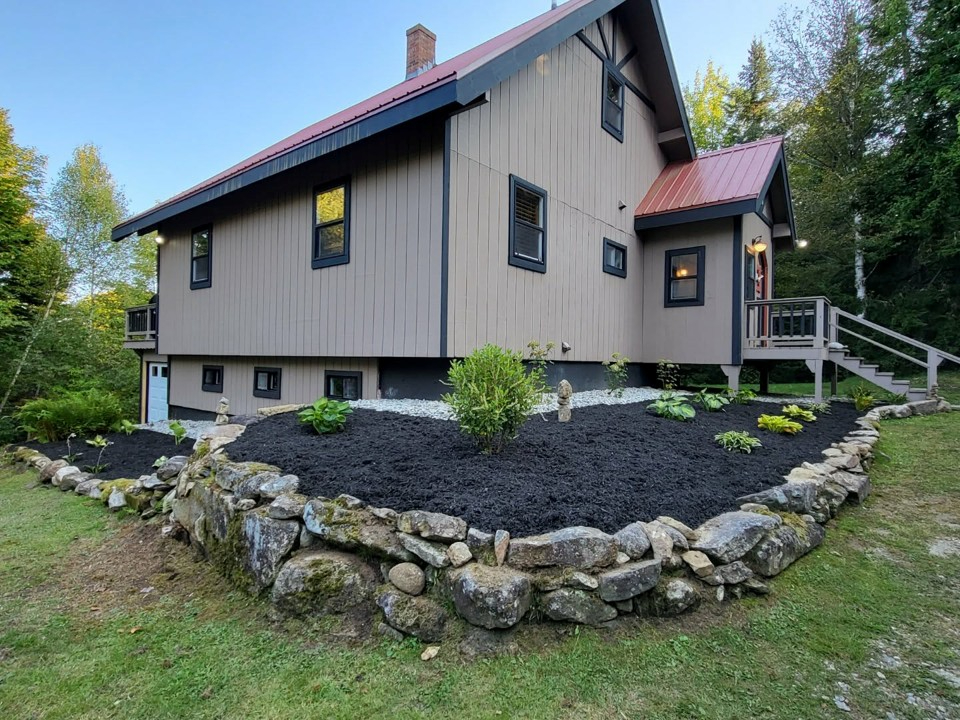 Upscale 3BR/2BA cabin in Vermont's Northeast Kingdom. Modern rustic interior, private trails, Starli - Photo 2