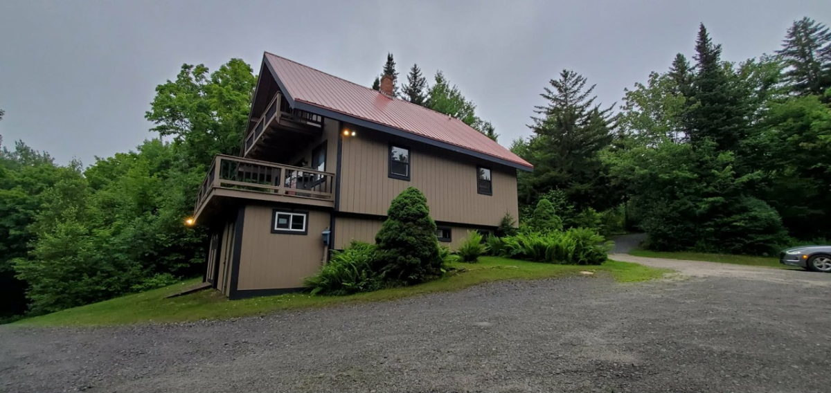 Upscale 3BR/2BA cabin in Vermont's Northeast Kingdom. Modern rustic interior, private trails, Starli - Photo 5