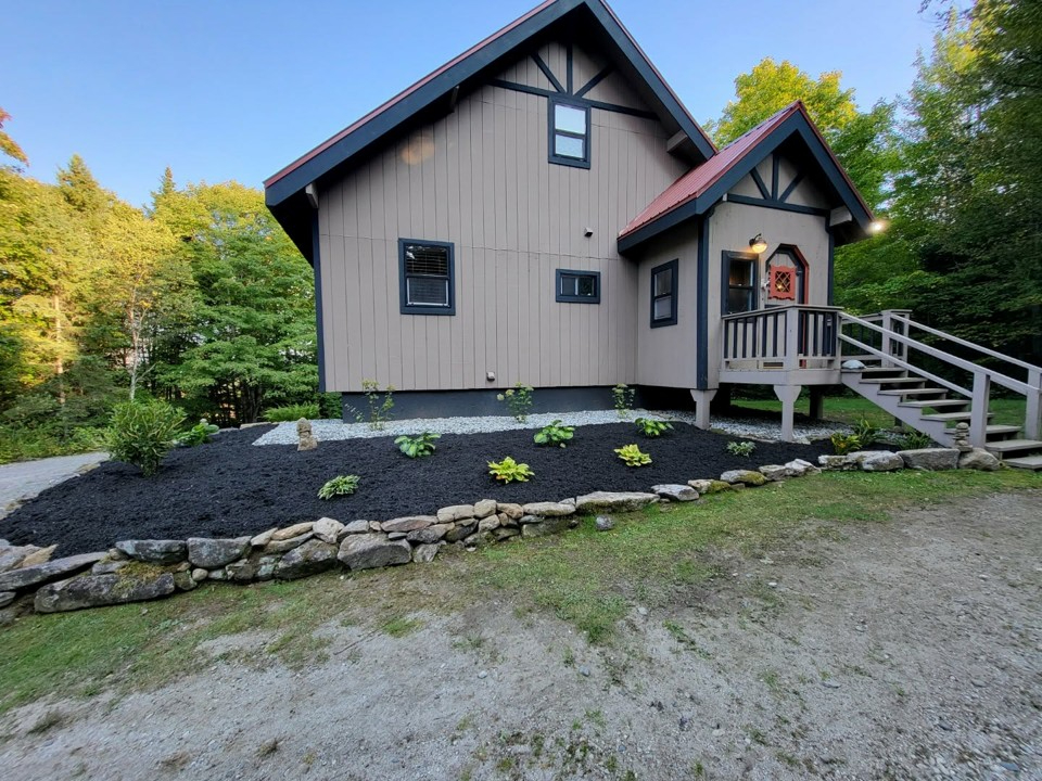 Upscale 3BR/2BA cabin in Vermont's Northeast Kingdom. Modern rustic interior, private trails, Starli - Photo 6