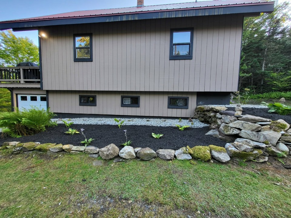 Upscale 3BR/2BA cabin in Vermont's Northeast Kingdom. Modern rustic interior, private trails, Starli - Photo 8