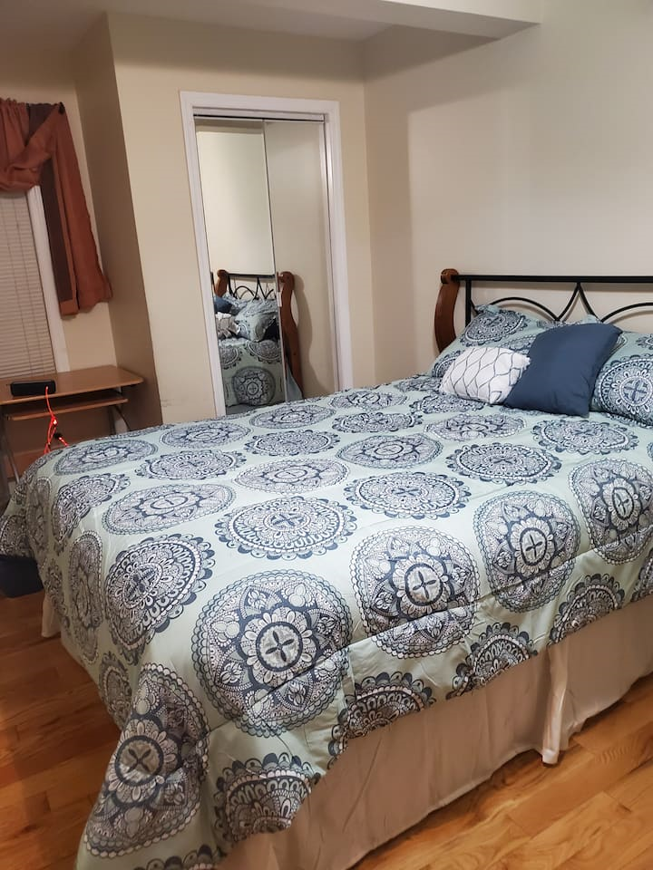 Flexible 2 To 4 Bedroom Rental Near UBS Arena And LIRR With Easy Access To Manhattan And JFK - Photo 9