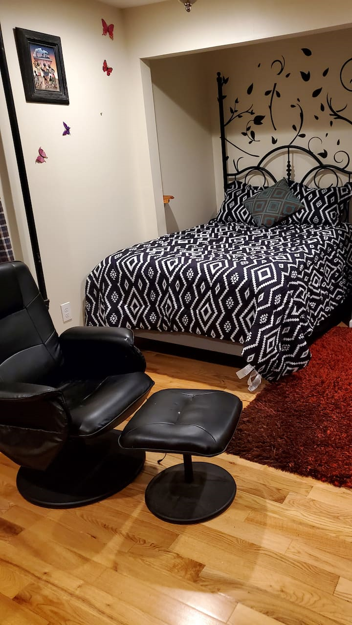 Flexible 2 To 4 Bedroom Rental Near UBS Arena And LIRR With Easy Access To Manhattan And JFK - Photo 12