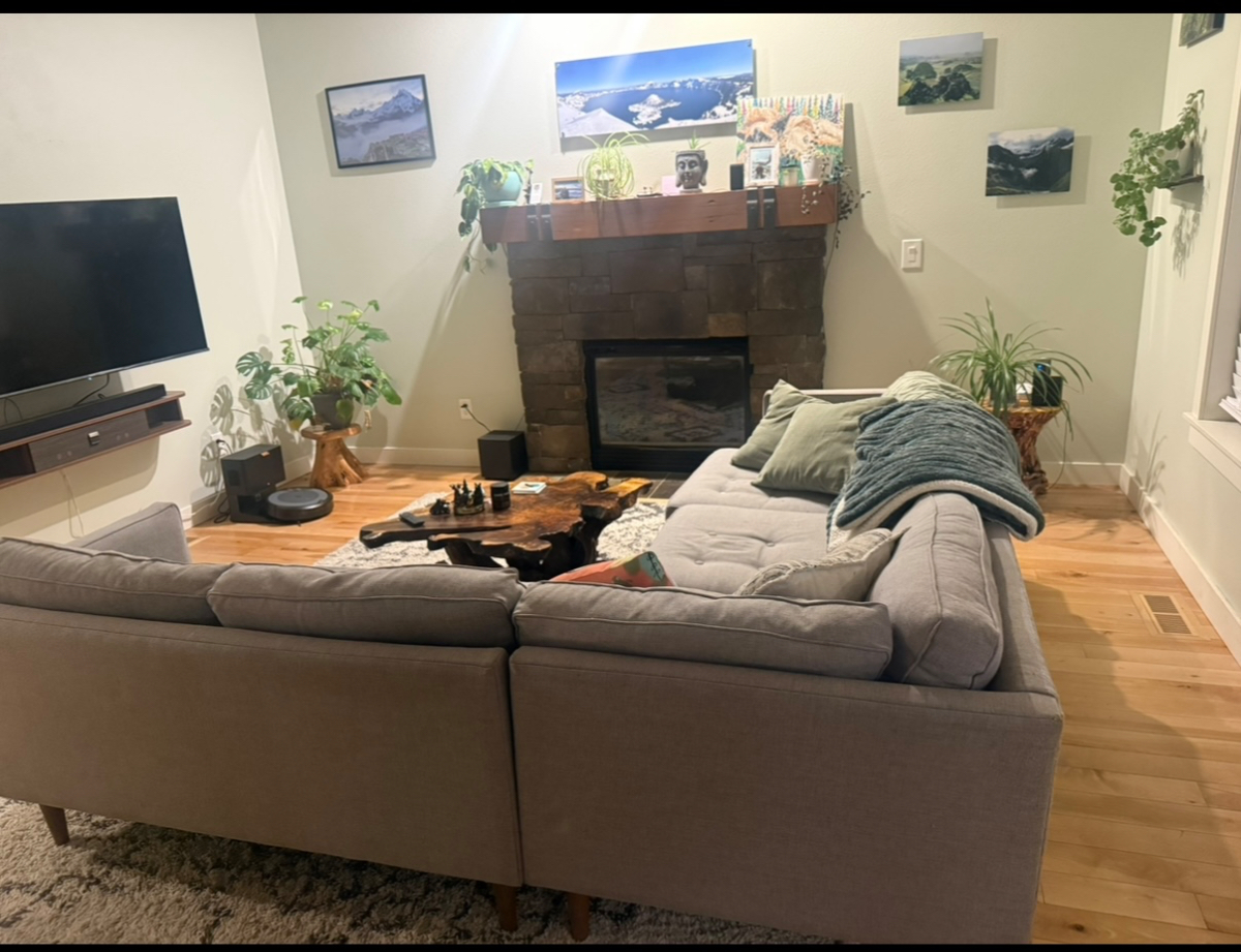 Furnished room with private attached bathroom in 3bd/3ba off Century West - Photo 1