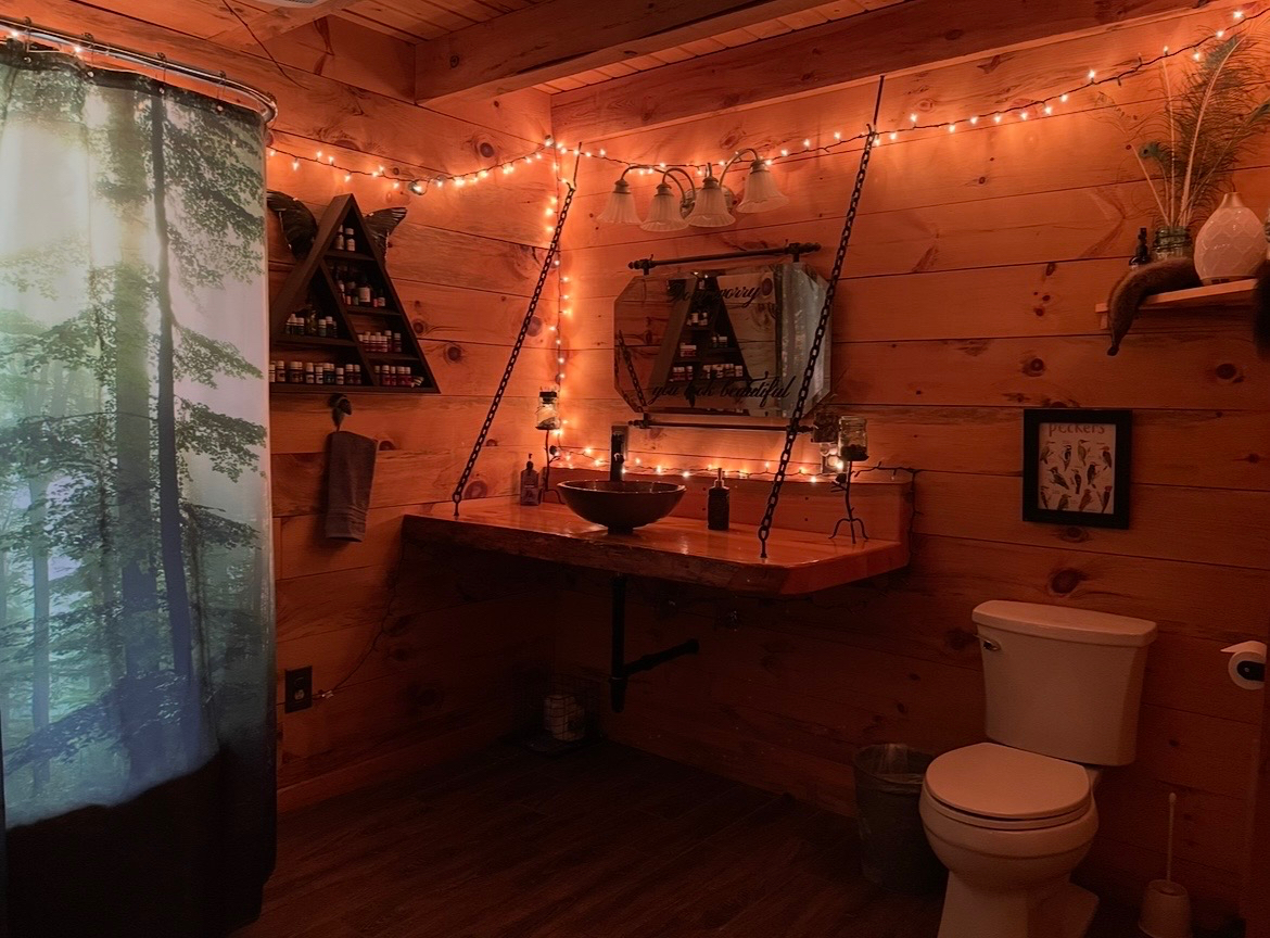 Cozy Furnished Cabin Near Smugglers Notch - Quiet, Private, Pet Friendly - Photo 4