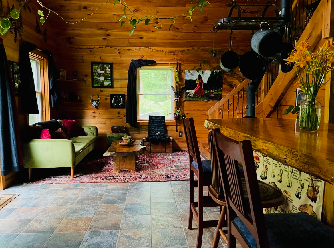 Cozy Furnished Cabin Near Smugglers Notch - Quiet, Private, Pet Friendly - Photo 12