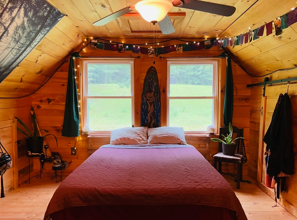 Cozy Furnished Cabin Near Smugglers Notch - Quiet, Private, Pet Friendly - Photo 5