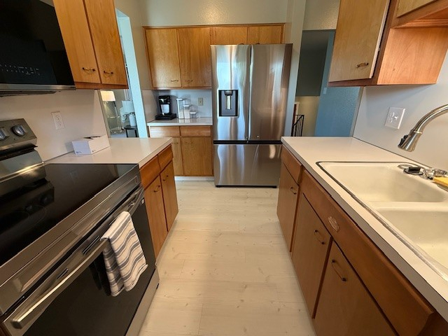 The 19th Green, totally remodeled Condo steps from the Airport Golf Course - Photo 8