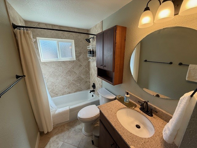 The 19th Green, totally remodeled Condo steps from the Airport Golf Course - Photo 5