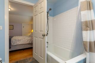Private Bed/Bath suite in my home - 2 suites available - Photo 6
