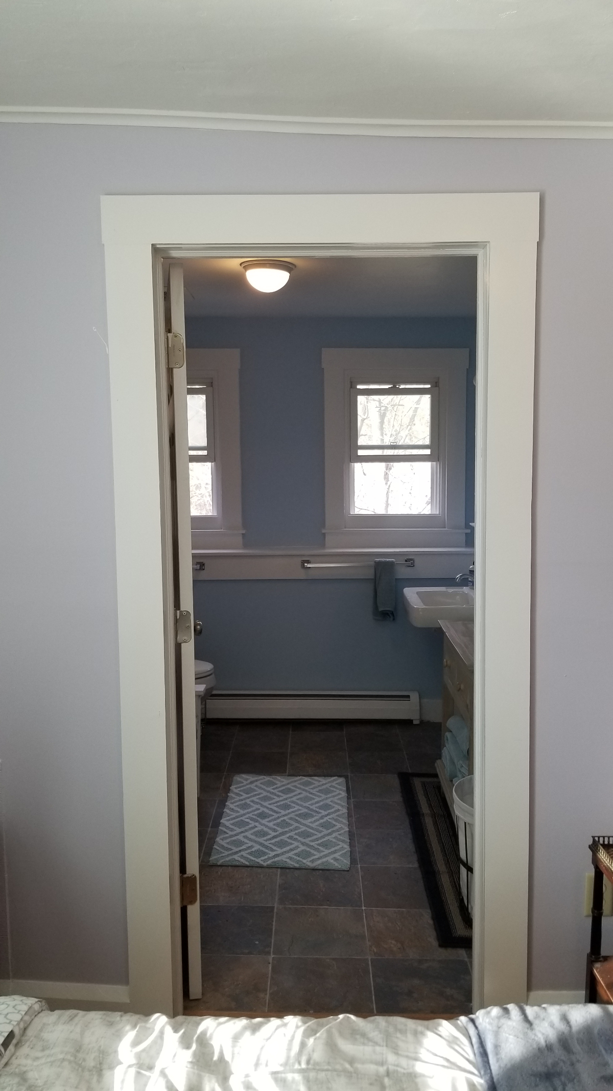 Private Bed/Bath suite in my home - 2 suites available - Photo 10