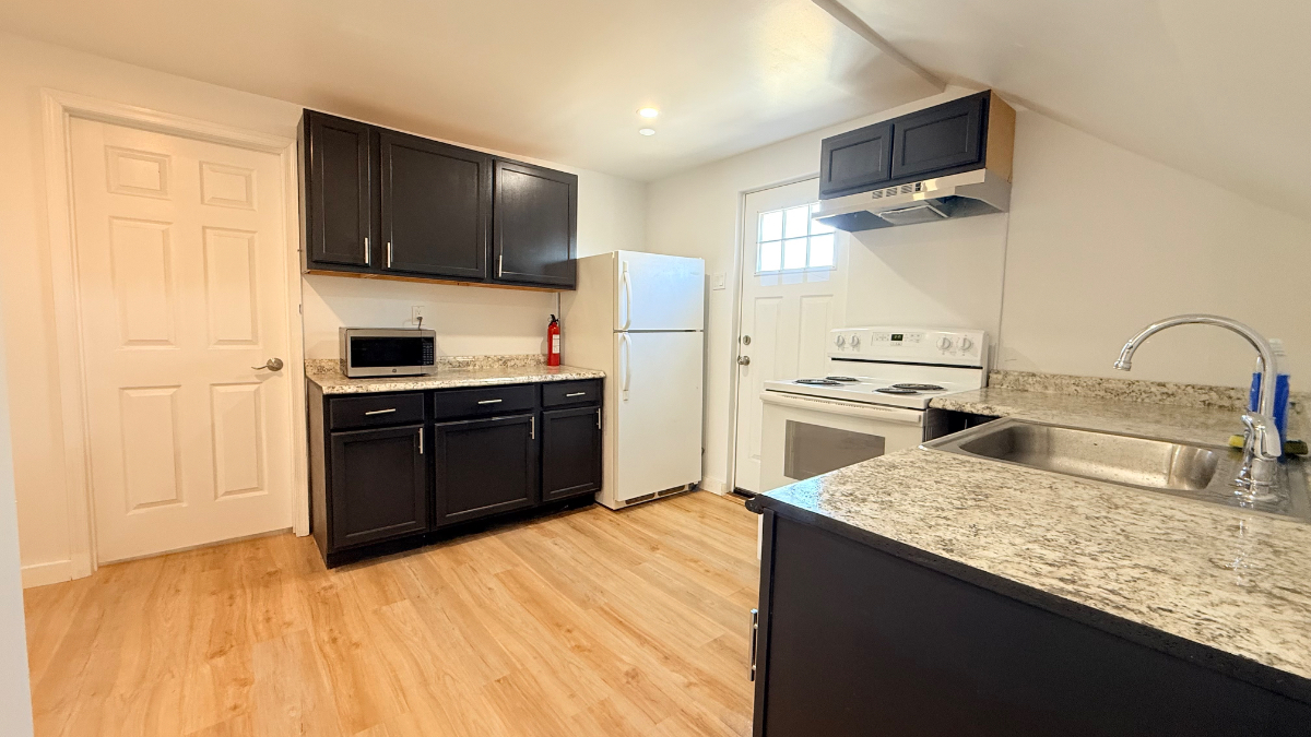 Newly Renovated Apt Near The Best Of Rutland. - Photo 5