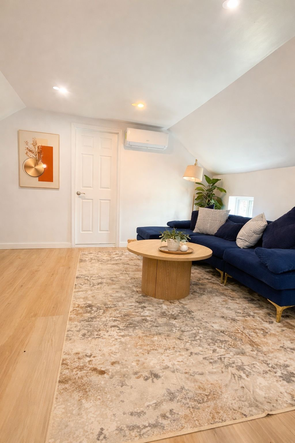 Newly Renovated Apt Near The Best Of Rutland. - Photo 6