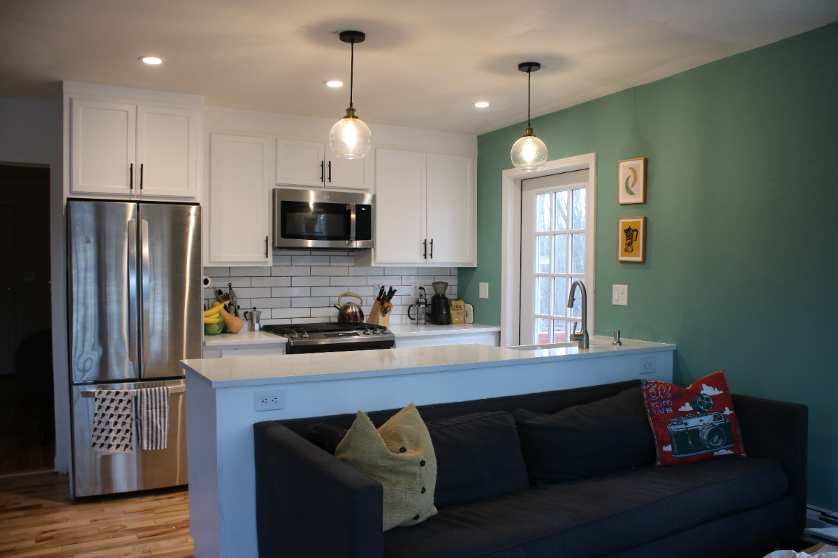 Private Fully Furnished Apartment in Convenient Location - Photo 2
