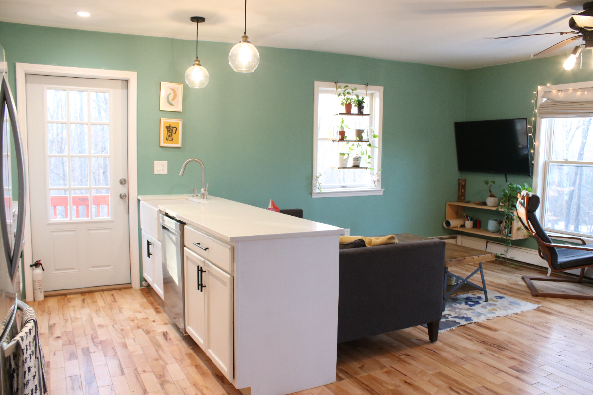 Private Fully Furnished Apartment in Convenient Location - Photo 3
