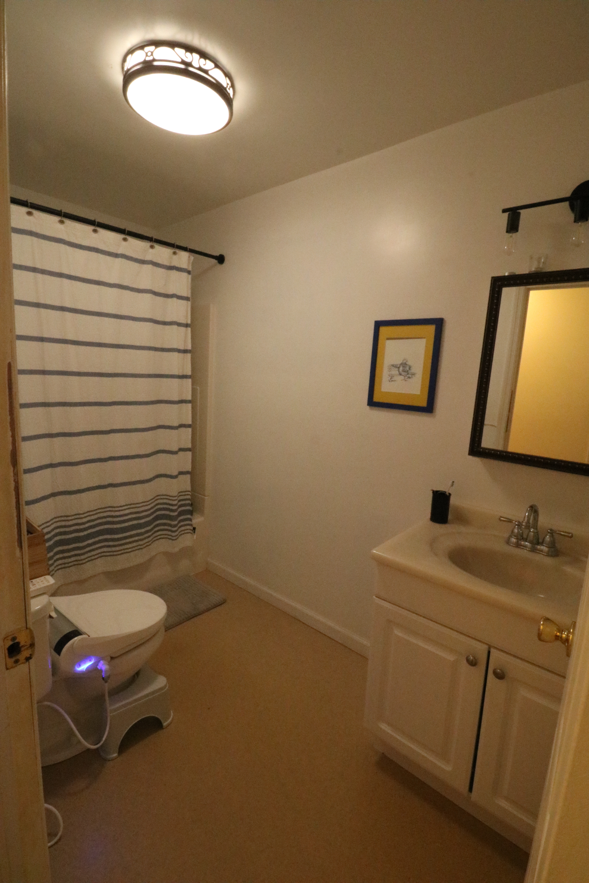 Private Fully Furnished Apartment in Convenient Location - Photo 8