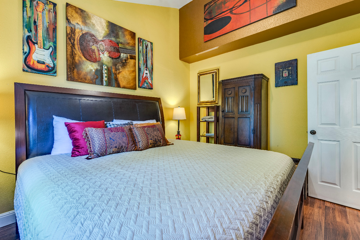 Steampunk Sensation 2bd / 2ba - Photo 11