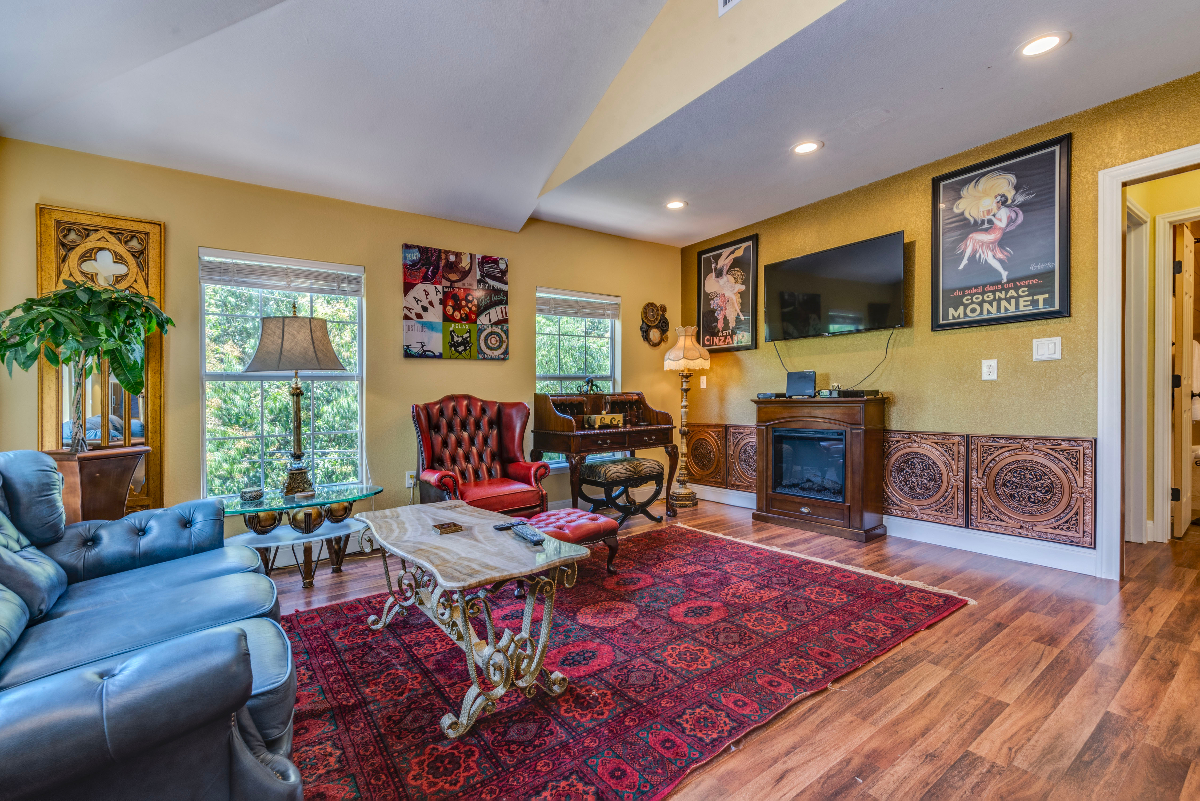 Steampunk Sensation 2bd / 2ba - Photo 2