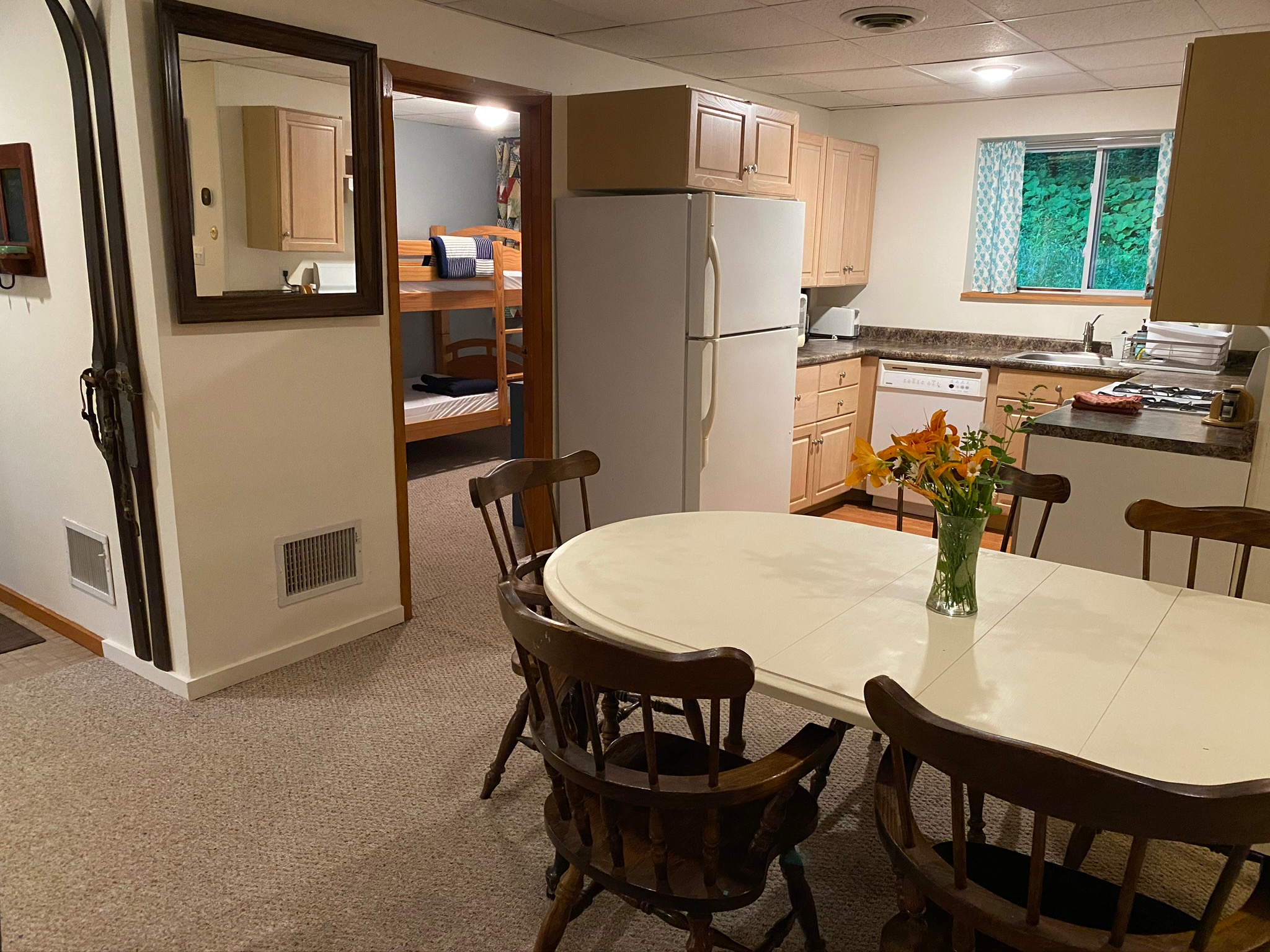 Winter Seasonal Rental: 2 Bedroom - Pet Friendly - 1 mile from Mt Snow - Photo 12