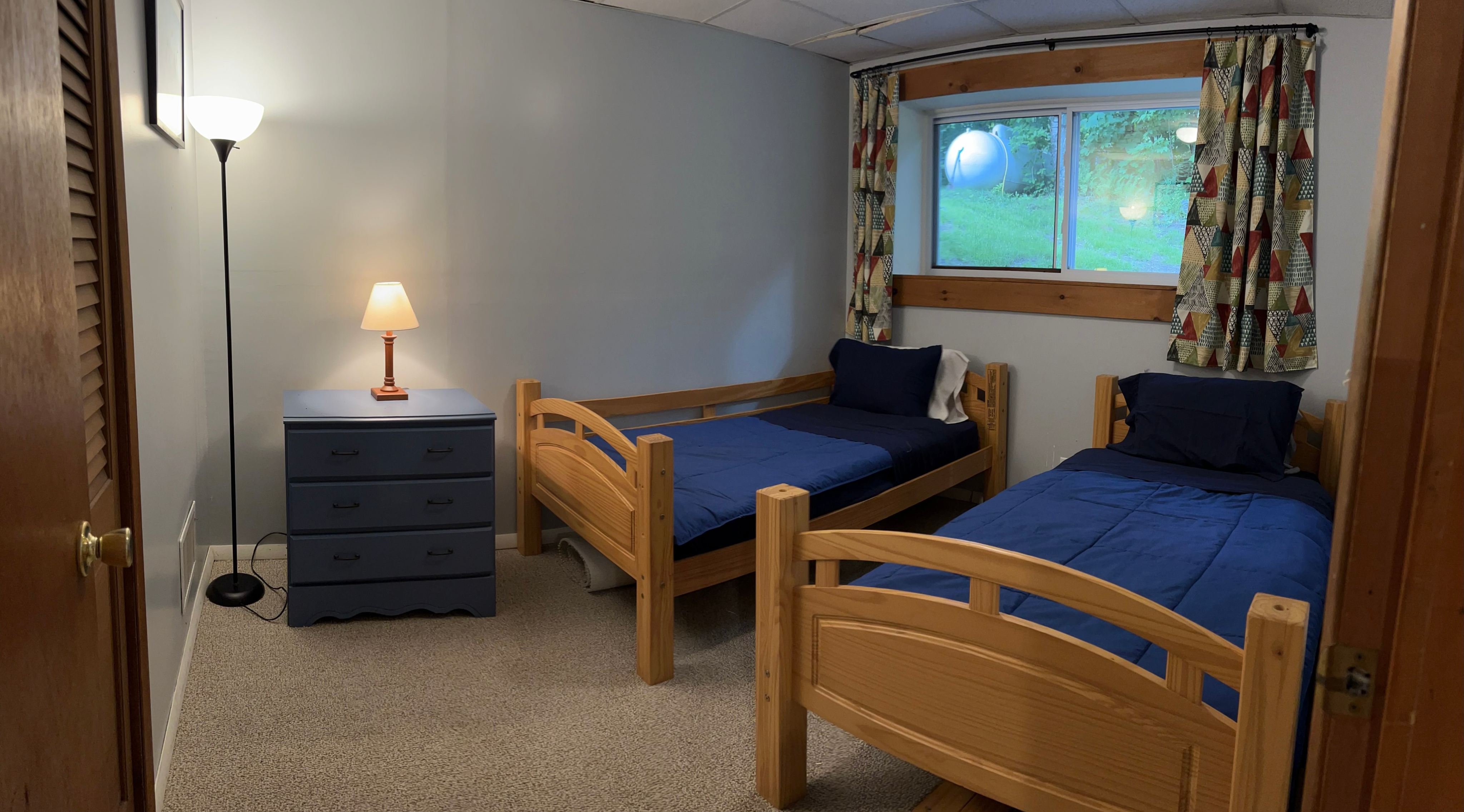 Winter Seasonal Rental: 2 Bedroom - Pet Friendly - 1 mile from Mt Snow - Photo 6