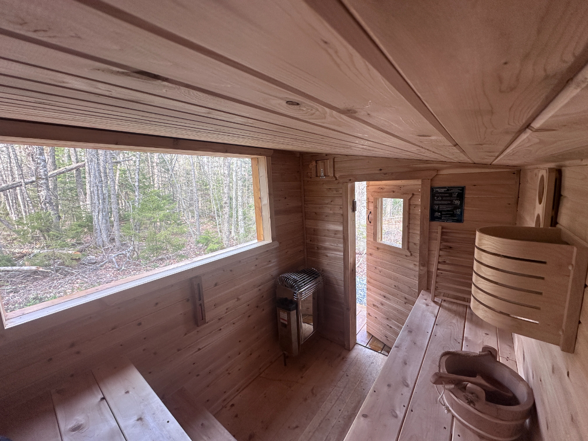 Winter Seasonal Rental: 2 Bedroom - Pet Friendly - 1 mile from Mt Snow - Photo 8