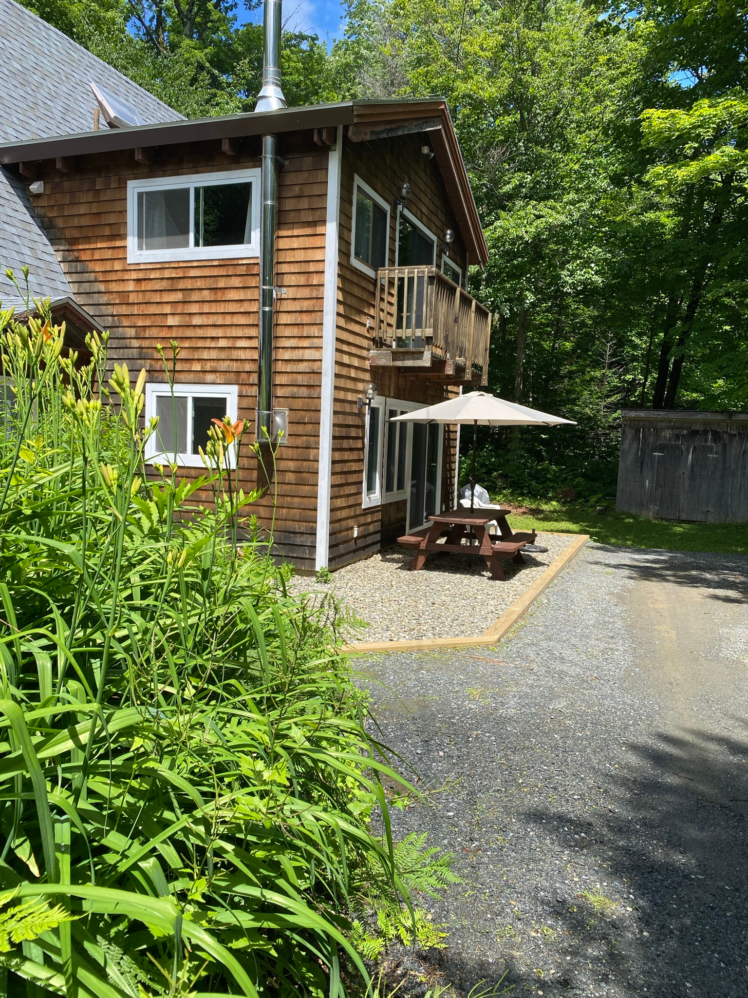Winter Seasonal Rental: 2 Bedroom - Pet Friendly - 1 mile from Mt Snow - Photo 11