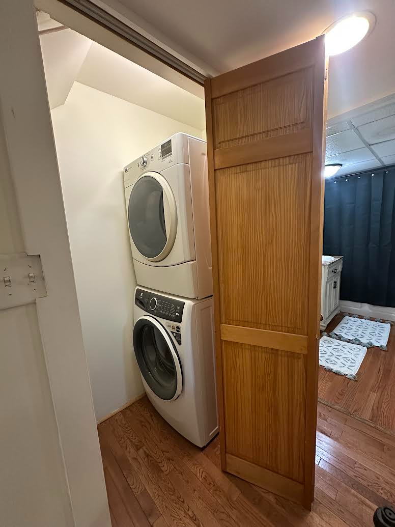 1 Br Central Location King Sized Bed With Parking - Photo 7