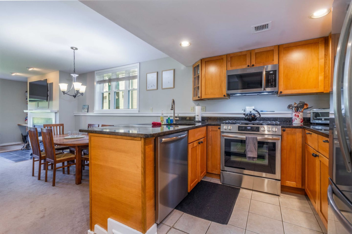 Cozy Condo at Winterplace in Okemo - Photo 6