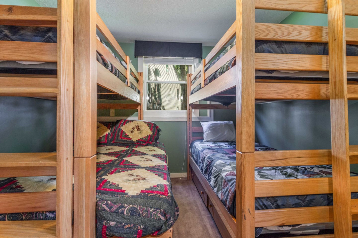 Cozy Condo at Winterplace in Okemo - Photo 11