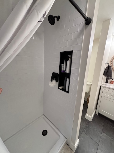 Quiet 2 bed 1st Fl Apt - Walking distance to downtown, New Appliance and Furniture - Photo 11