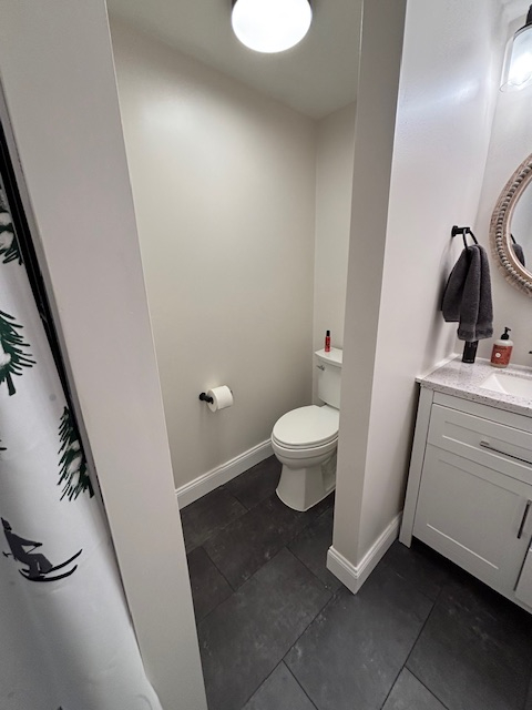 Quiet 2 bed 1st Fl Apt - Walking distance to downtown, New Appliance and Furniture - Photo 12