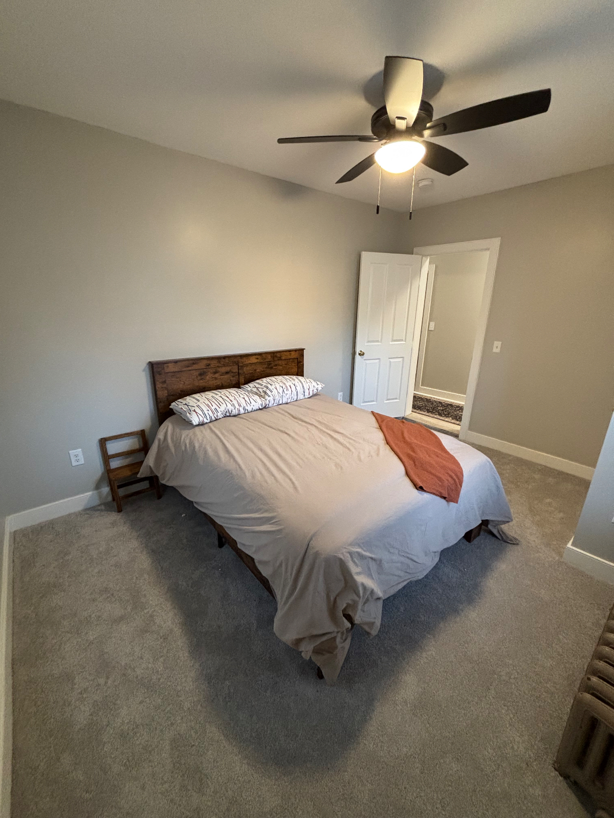 Quiet 2 bed 1st Fl Apt - Walking distance to downtown, New Appliance and Furniture - Photo 9