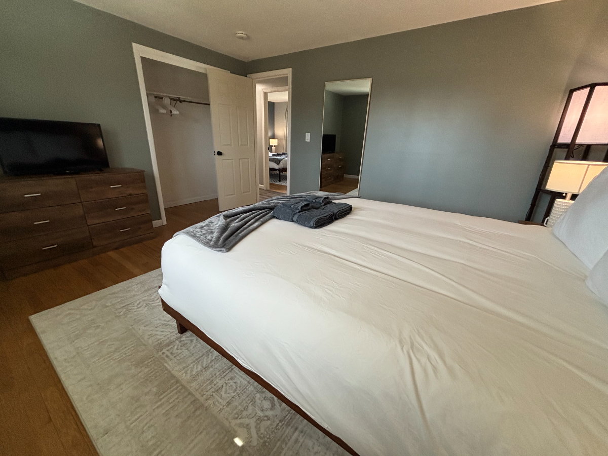 Work/Relax/Play  3BR Home w/ Ping Pong Table - Photo 7