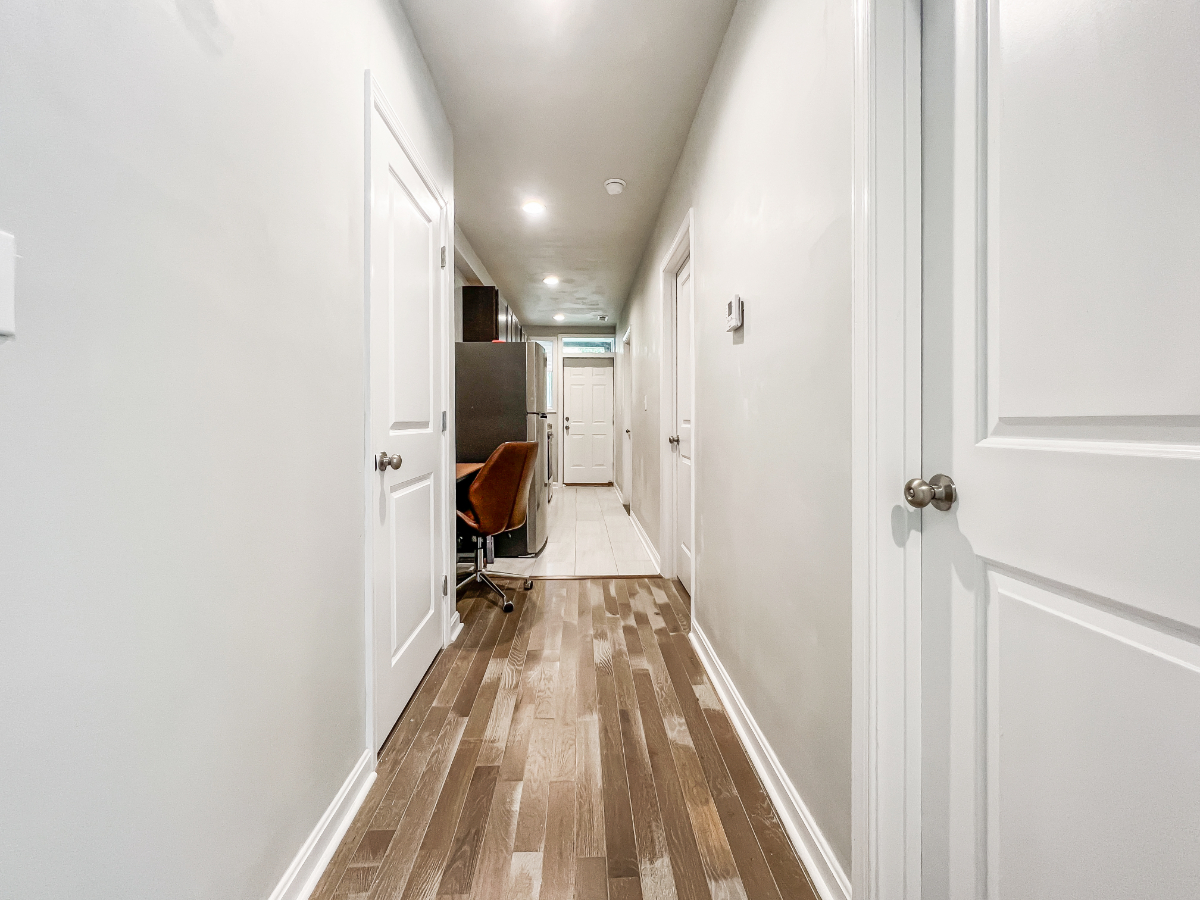 Bright Bohemian Home W/ Parking - Photo 11