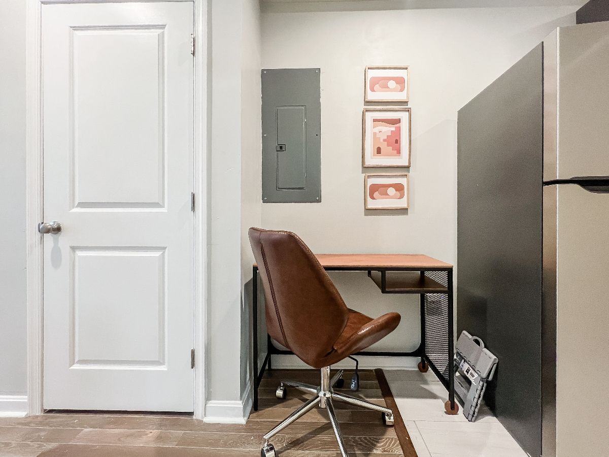 Bright Bohemian Home W/ Parking - Photo 7
