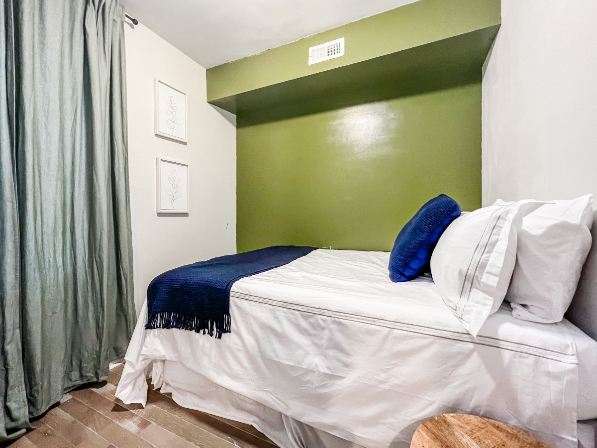 Bright Bohemian Home W/ Parking - Photo 12