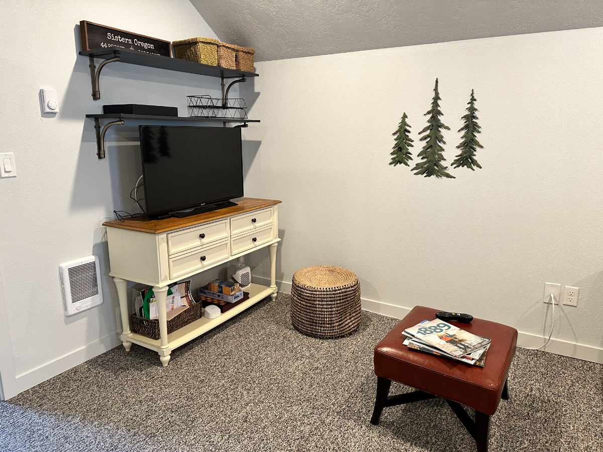 Upstairs Studio Retreat with private bathroom - Photo 4