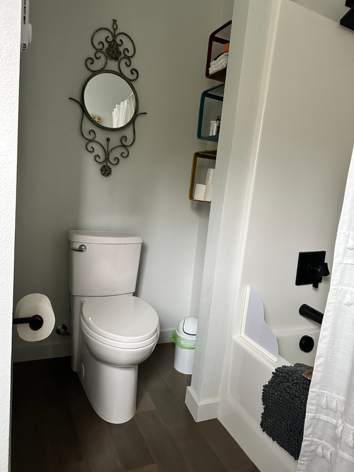 Upstairs Studio Retreat with private bathroom - Photo 6
