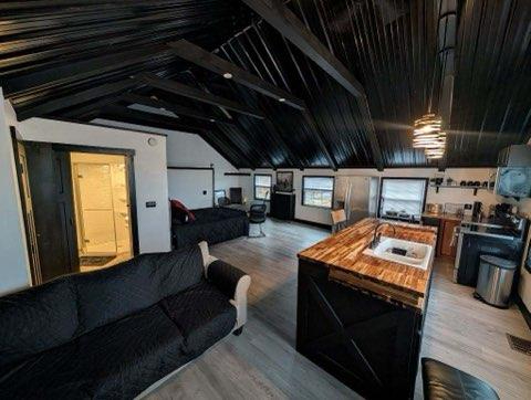 Quiet Country Studio Escape with Cozy Deck, Modern Comfort - Photo 10