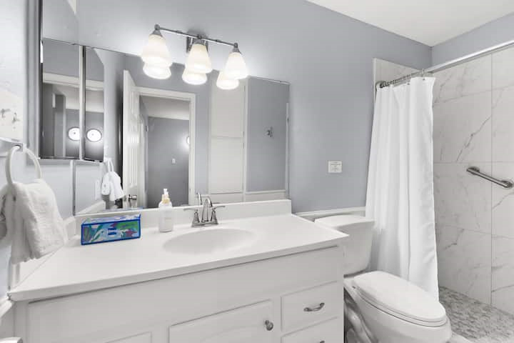 Modern 2 BDR Condo - Photo 12
