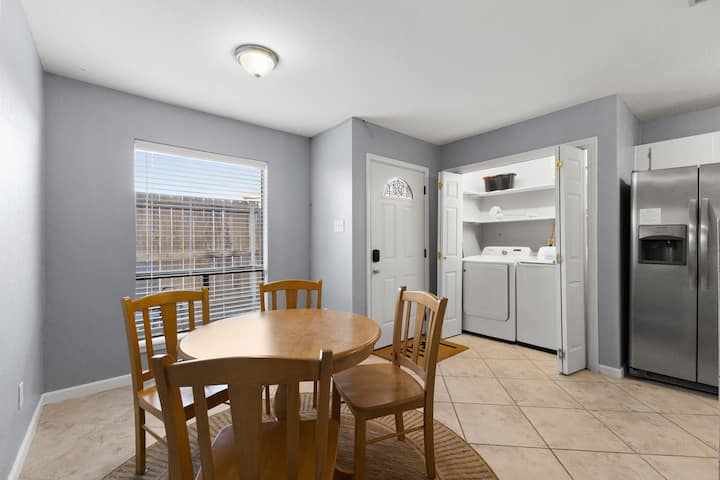 Modern 2 BDR Condo - Photo 6