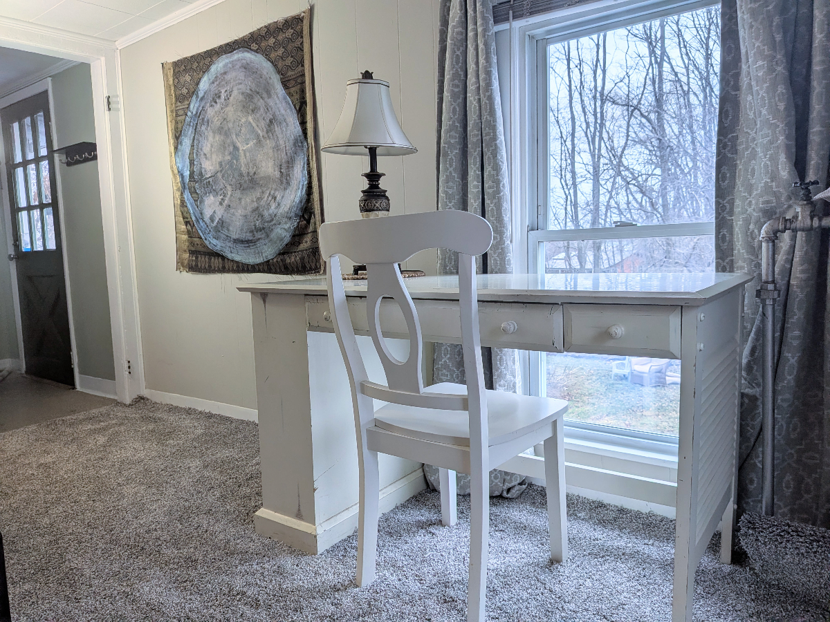 Cozy second floor apartment just minutes from downtown - Photo 7