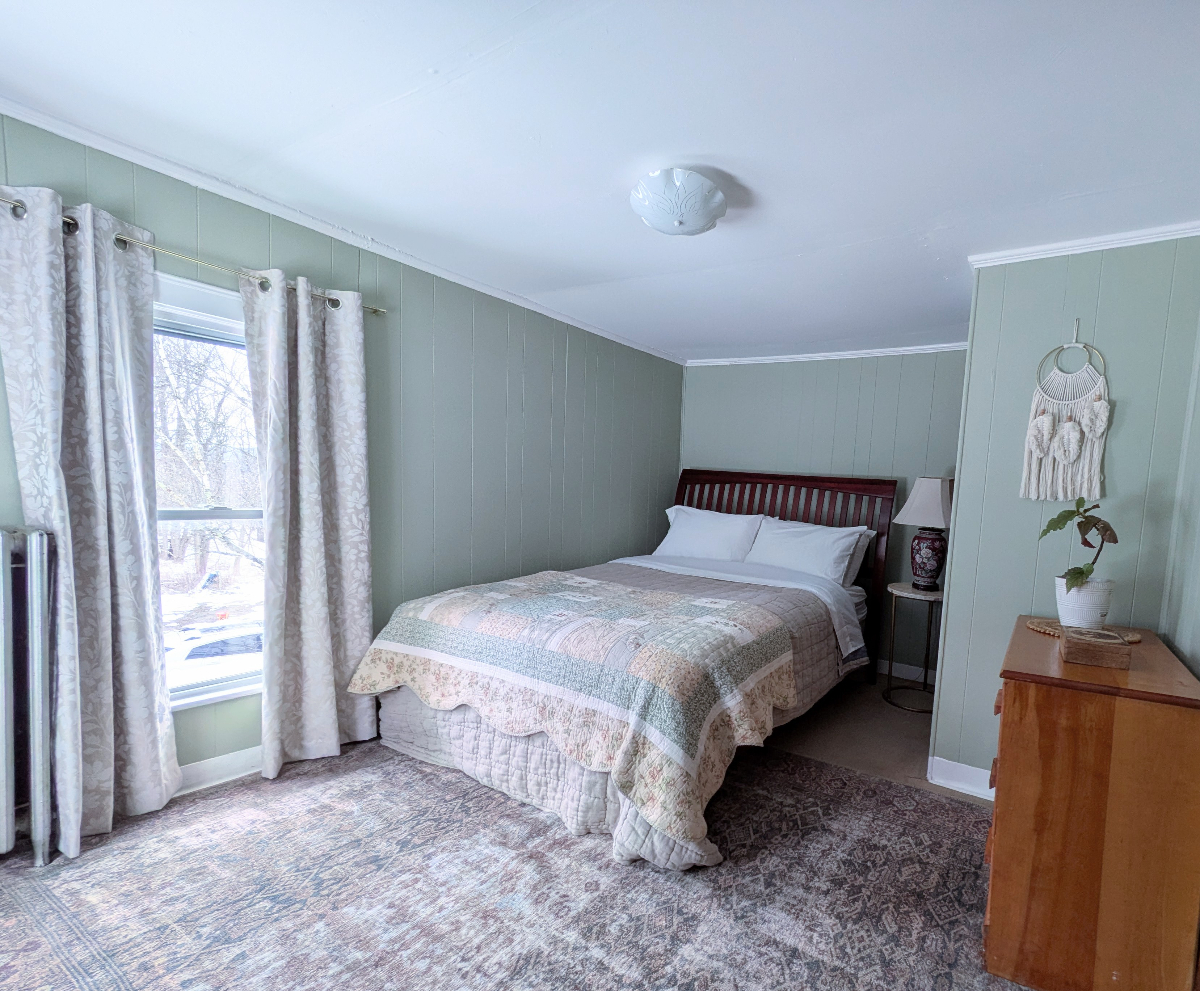 Cozy second floor apartment just minutes from downtown - Photo 4