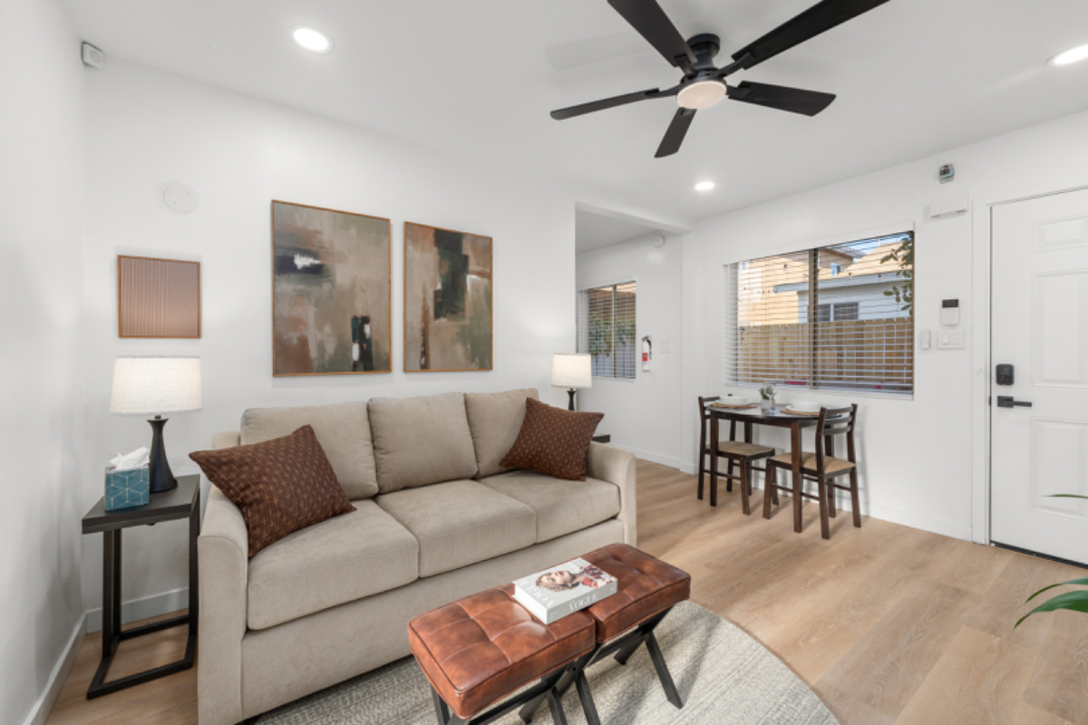Cozy 1Bd/1Bth - Fire pit Courtyard - 1Car Garage - Photo 4