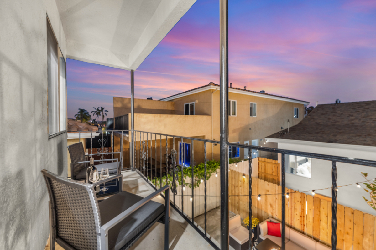Cozy 1Bd/1Bth - Fire pit Courtyard - 1Car Garage - Photo 2