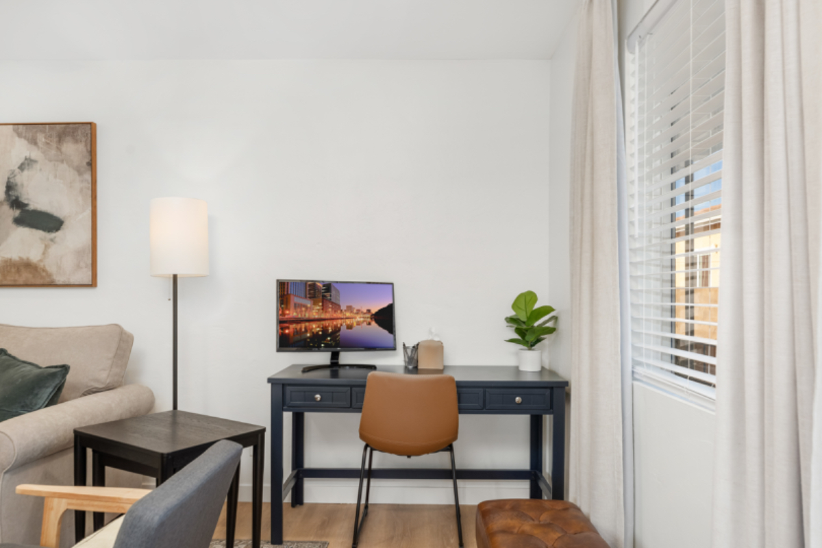 Cozy 1Bd/1Bth - Fire pit Courtyard - 1Car Garage - Photo 6