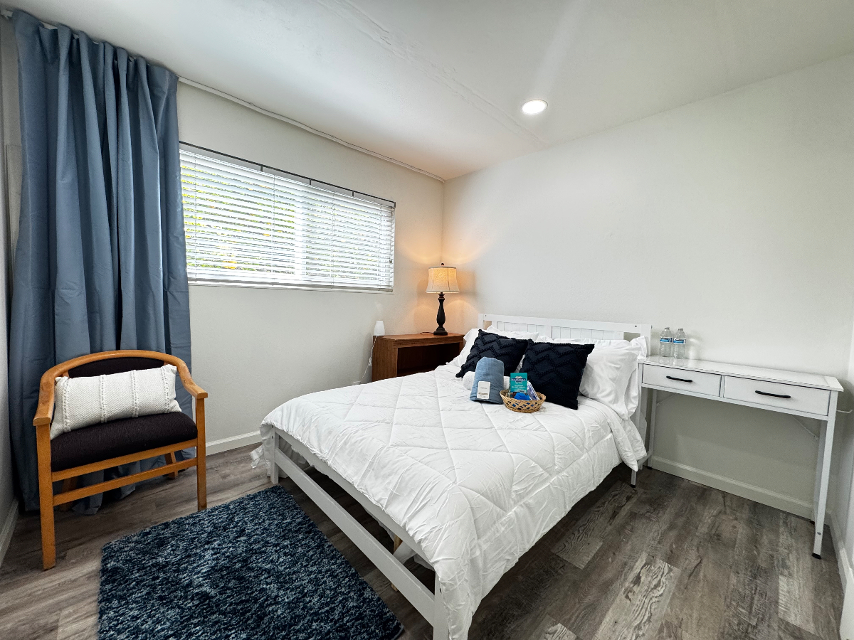 3 Bedrooms 2 Baths - Photo 3