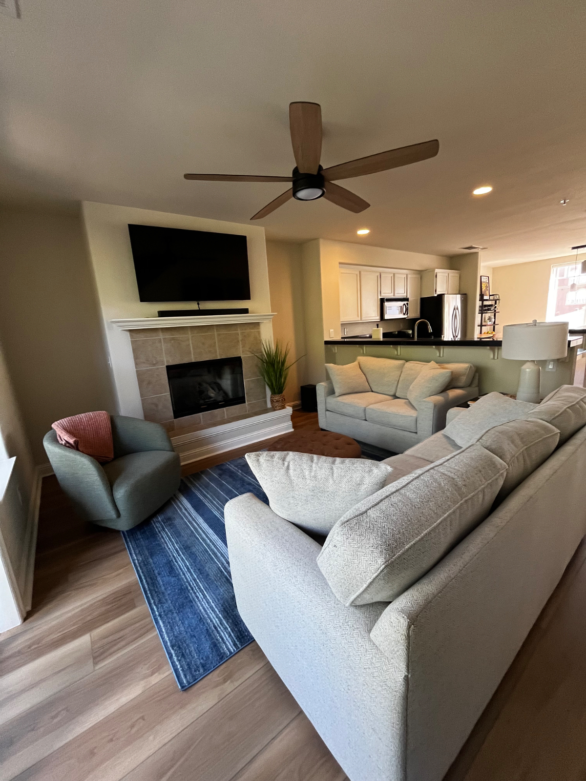 Walk to Windsor Town Green - 3BR Wine Country Retreat - Monthly Stays - Photo 4